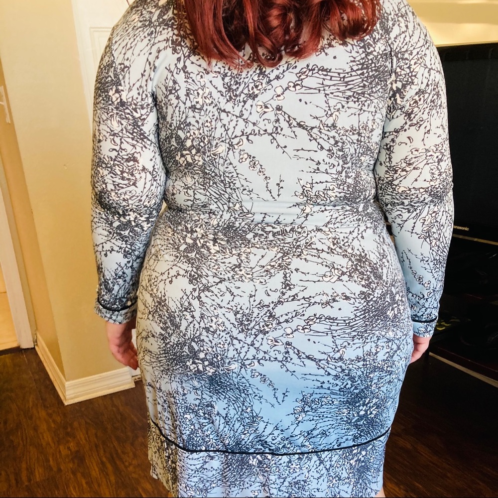 Dress - Picture 3 of 10